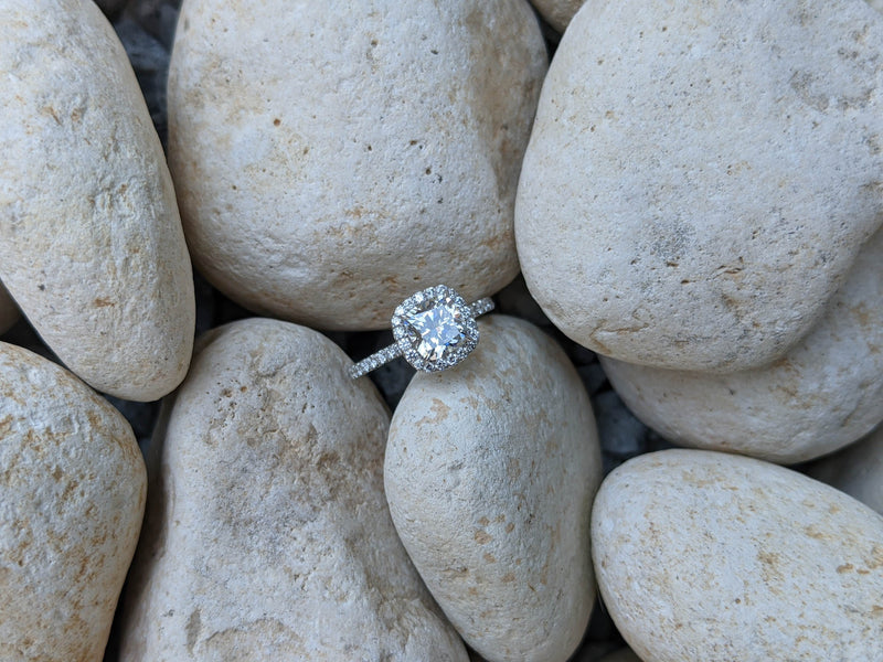1.5 carats Cushion Diamond GIA Certified with Halo and Pavé Diamond Setting in Platinum 950