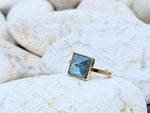 Blue Topaz Pyramid 18k yellow gold ring